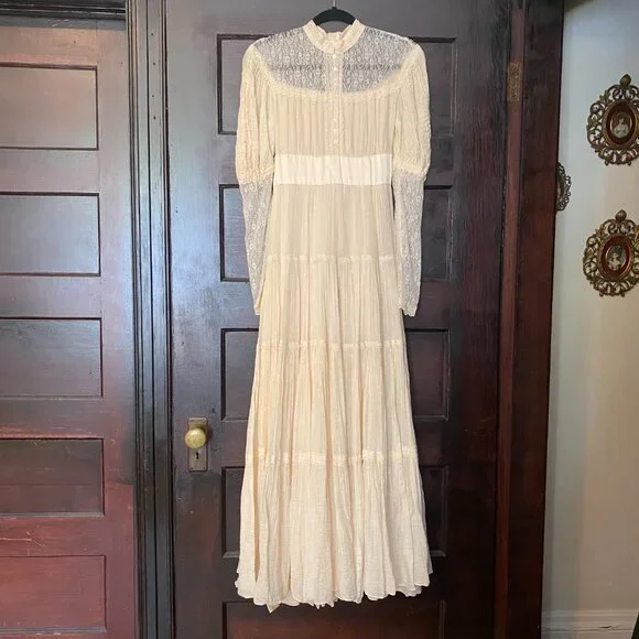 SOLD Vintage 70's Gunne Sax Dress - Picture 2 of 11
